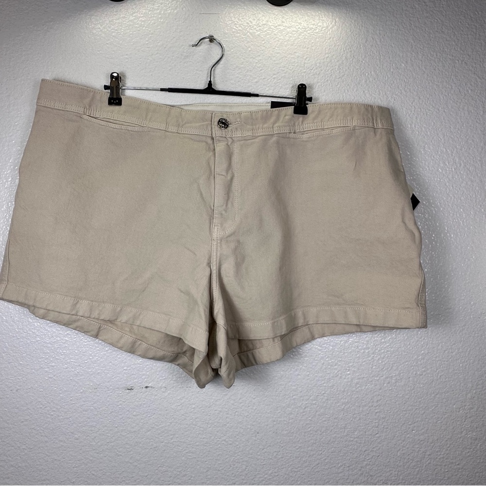 Ava & Viv Women's‎ Tan Shorts